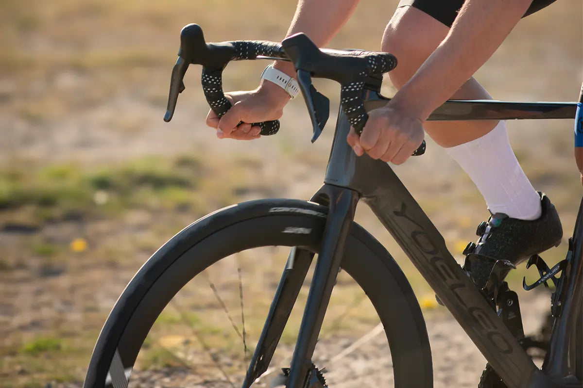 Rider on a light weight Yoeleo carbon wheels