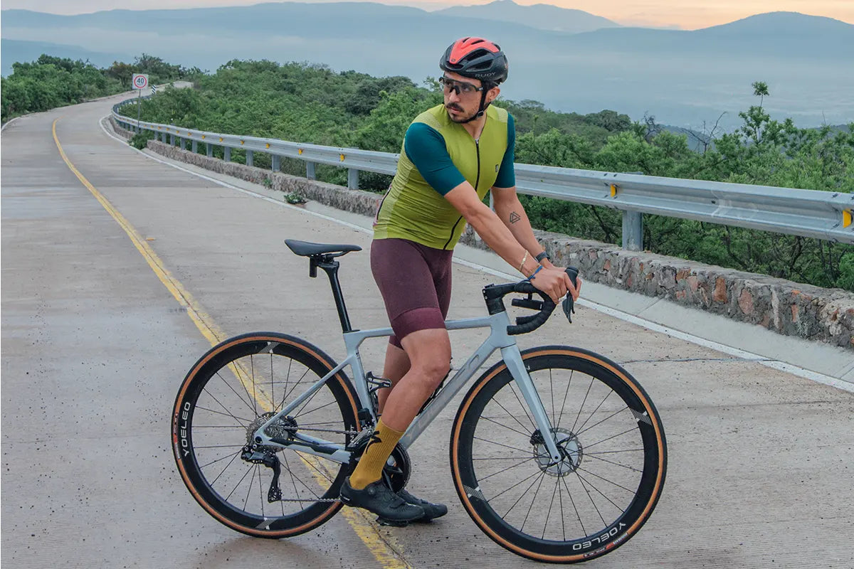 Rider on Yoeleo light-weight carbon bicycle