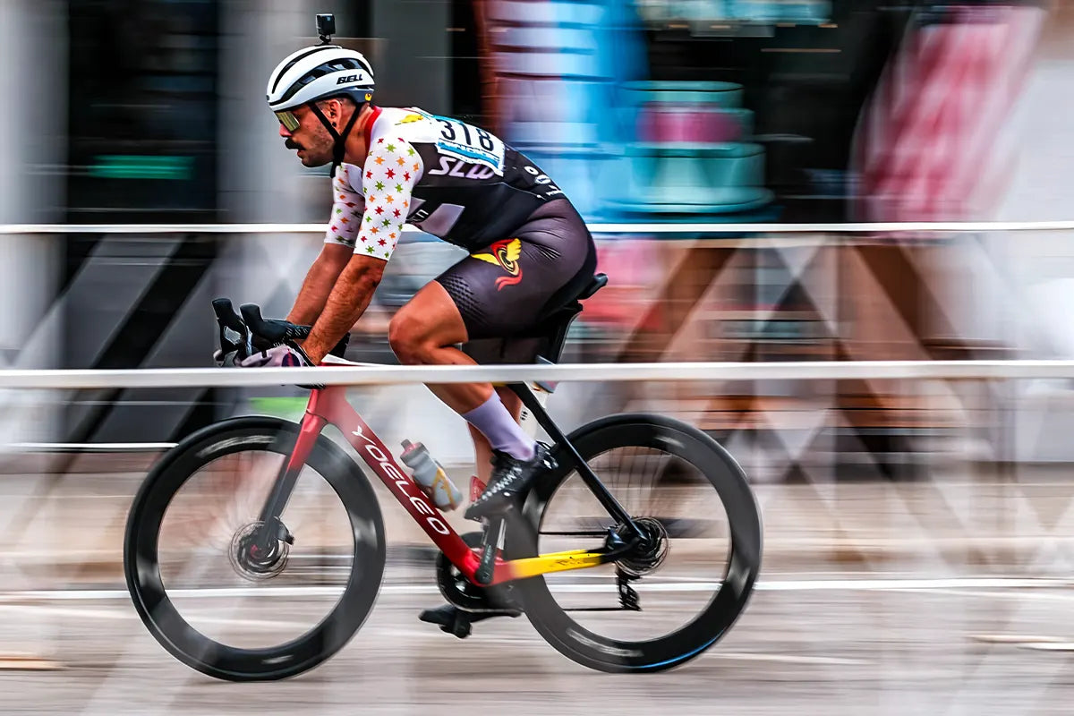 Rider on comfortable position during race