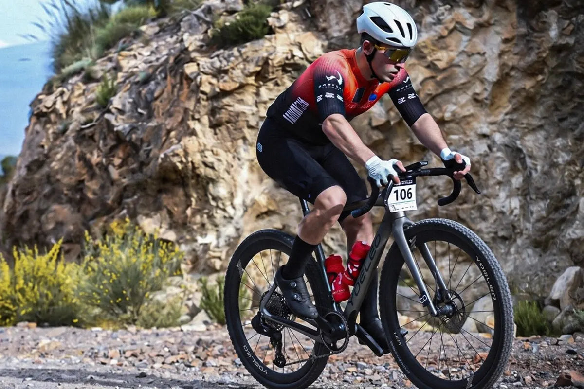 Rider using Yoeleo Altera G21 for gravel racing